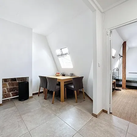 Appartamento Golden Triangle Attic - Elegant Retreat With Wifi Near George V Parigi