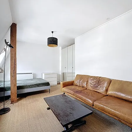Appartamento Golden Triangle Attic - Elegant Retreat With Wifi Near George V *